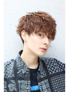 ネイビー(NAVY) 前下がりマッシュ　スパイラルパーマ　グラデーション刈り上げ