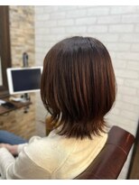 アトリエナガノ(atelier nagano)&nbsp;ニュアンスカラー/センターパート/ツヤ髪スタイル/ブルージュ