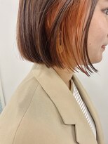 キー(kii) インナーカラー　オレンジカラー　暖色　切りっぱなし　ボブ
