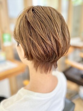 ポルム パプリカ(polum paprika) 大人可愛いハイトーンベージュまるみシルエットショートボブ