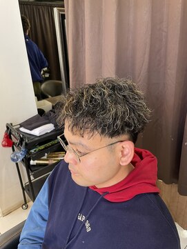 アイズ 海老名(AIZU) ツイストスパイラルパーマ 短髪パーマ アップバング 理容室