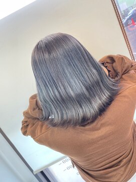 アイズ 本厚木(AIZU) ホワイトグレー