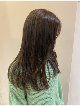 レジナヴィータ 栄(Reginavita) レイヤーカット ロング