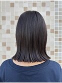 切りっぱなし黒髪ボブ