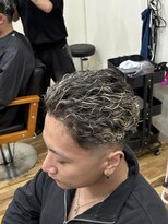 スウェル 千葉店(Swell)&nbsp;【メンズパーマ × ハイライト】大人の濡れツヤスタイル