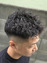 アンドザバダス(&THE BADASS) ツーブロック×アイロンパーマスパイキー