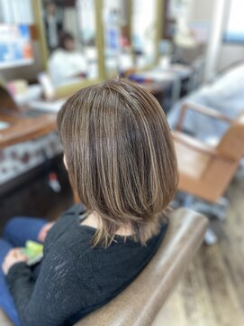 アート(art) ミディアムウルフ＋白髪ぼかしハイライト