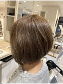 白髪ぼかし×前下がりボブ