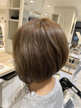 ニューヨークニューヨーク 阪急高槻店(NYNY) 白髪ぼかし×前下がりボブ