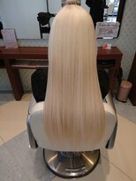 アース いわき店(HAIR&MAKE EARTH)&nbsp;プラチナブロンド×ストレートロング