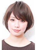 大人かわいいグレージュ小顔ナチュラルショートボブ