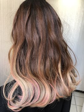 トムキャット(TOM CAT) 毛先ユニコーン風グラデーションミディアム