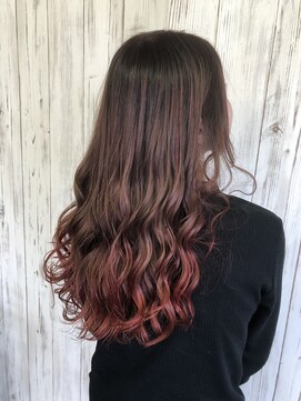 エモート(EMOTE) ロングヘア/レイヤー/レッドカラー/毛先グラデーションカラー