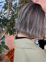 ルーヴェ(LOWE)&nbsp;能瀬　1 能瀬　4 美髪ラベンダーグレージュに切りっぱなしミニボ