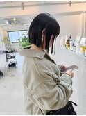 前下がりにきれいなぱつっとラインのボブ