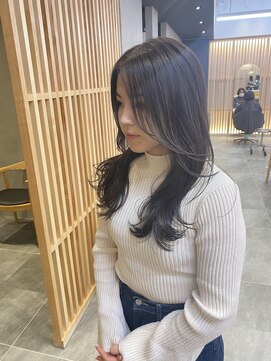 リファインド(REFINED) 顔周りレイヤーのロングスタイル 大関陽介