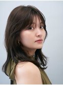 横顔も綺麗に見せるレイヤーカット