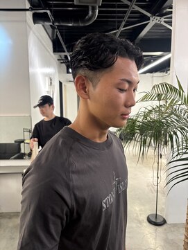 メンズサロン キング 高槻店(Men’s salon K!ng) 波巻きツイストスパイラルパーマ/フェザーパーマ/眉毛/メンズ