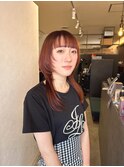 赤いウルフカット