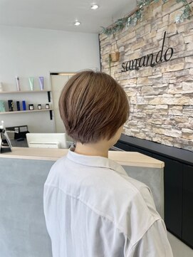 ケンジサナンド(KENJE Sanando) ショートボブ×ミルクティーベージュ