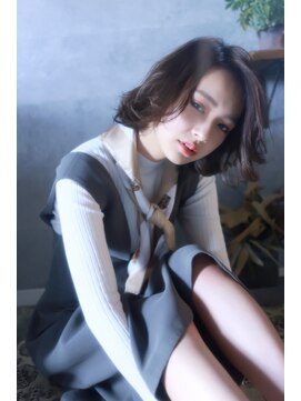 マイティ バイ エイチ(mighty by H) 【mighty】ハンサムボブ×イルミナカラー