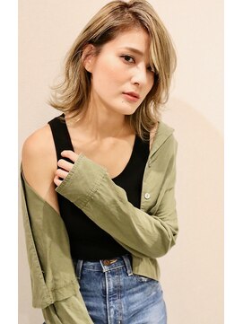 アンビエンテ(ambiente) 外国人カラー　外ハネ　レイヤースタイル