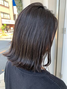 ブル(blu) シンプル外ハネミディアム