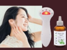 【こだわり過ぎ★その3】専用機器を用いて、高濃度美容液を頭皮の奥深くまで浸透させる「頭皮エステ」