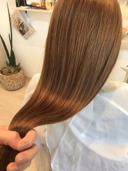 ヘアアンドアイラッシュ ルーム(hair&eyelash room)の写真/《髪質改善GLTカラー取扱い◎》ヘアエステでは髪の状態に合わせてトリートメントを配合しダメージを補修！