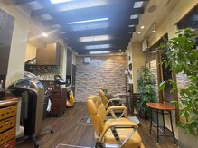 ヘアー クリエイト カルム(Hair create Calme)の雰囲気（緑あふれる店内で、広々マンツーマン施術♪髪質改善/美髪専門店）