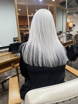 リヴ ウメダ(LIV umeda) ホワイトカラー/ブリーチ/ダブルカラー【梅田】