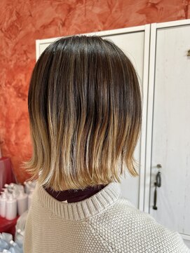 ジール(zeal) ミディアムヘア/デザインカラー/フェイスフレーミング/成田