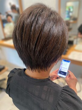 ジャンナ(Janna) 襟足にこだわる大人ショート