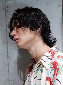 ライラ(Lyla) men'sグランジフェザーパーマサイドシルエット