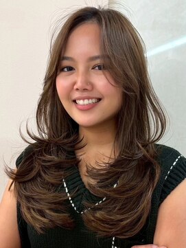 ヨロ 小岩(YOLO) ハイライトレイヤーカットダブルカラーイルミナカラー縮毛矯正