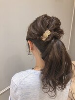 ツイスト ポニーテール