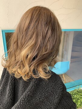 アトリエコパン(atelier copan) インナーペールベージュミディボブ