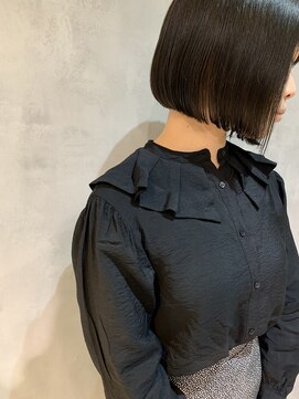 キチ(kichi.) [kichi.] 切りっぱなしボブ×オリーブグレージュ