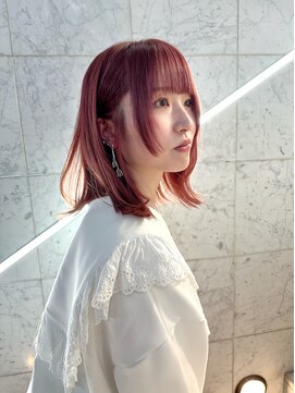 リアン(Lian) ピンクカラー/ワンブリーチカラー/顔まわりレイヤー