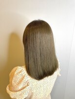 ブロッサム 東久留米店(Blossom)&nbsp;シルキーベージュくびレイヤーエモージュデザインカラー透明感