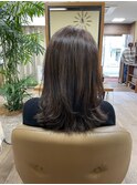 トステアカラーでミディアムレイヤースタイル