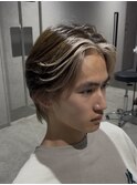 センターパート韓国風ウルフフェイスフレーミングインナーカラー