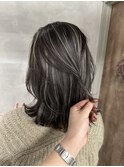 レイヤーボブハイライトブリーチレイヤーハイトーングレージュ