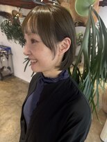 マド(Mado)&nbsp;カーキベージュ×ボブ