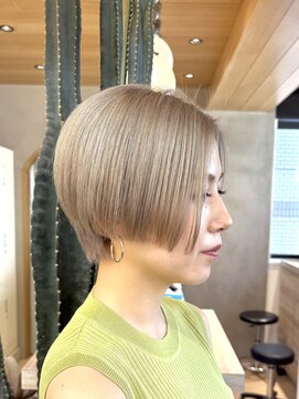 ロンドクロエ 横浜(Lond Chloe) ★被りたくない方必見！ホワイトカラー×デザインショートヘア