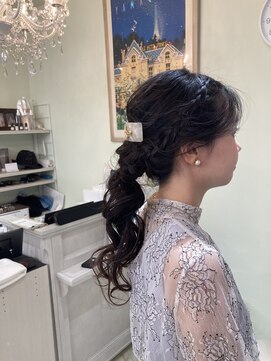 トラインバイアンジュリッチ(Trine by Ange Rich) ローポニー