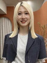 ノーム(norm)&nbsp;顔周りレイヤースタイル