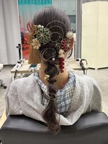 シーク 八王子(CHIC) 成人式ヘアセット 編み下ろし水引アレンジ【八王子】