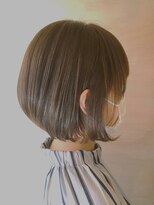 アヴァン(avan.)&nbsp;透明感 透けカラー×前下がりショートボブ