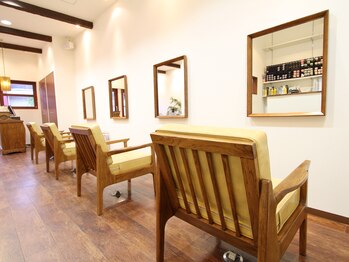 giira giira【ジーラジーラ】